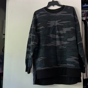 Old Navy Crew Neck sweatshirt